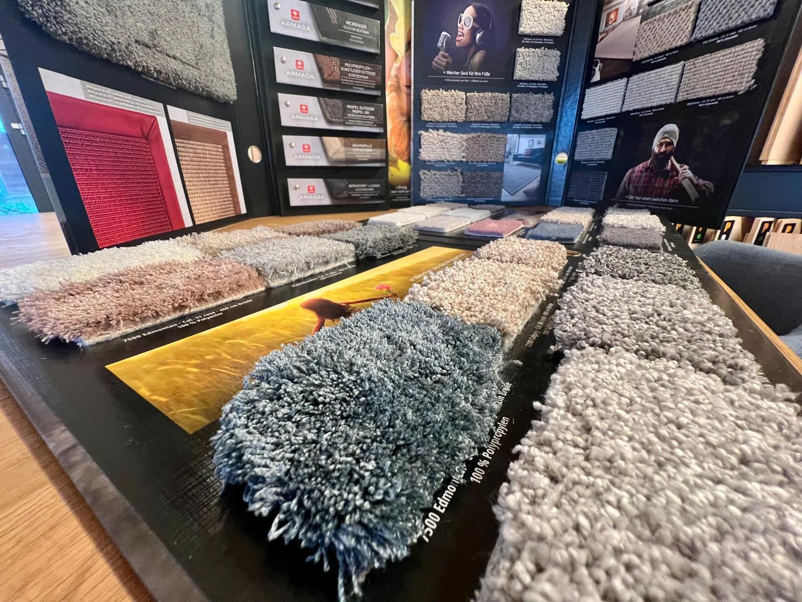 Échantillons de moquette aux textures variées